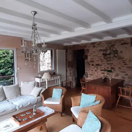 La Maison Aux Volets Bleus * Druelle Balsac