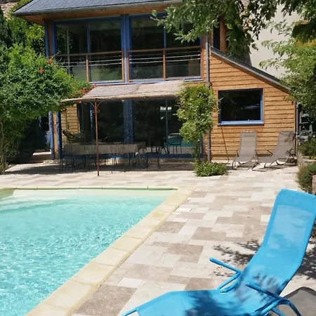 La Maison Aux Volets Bleus