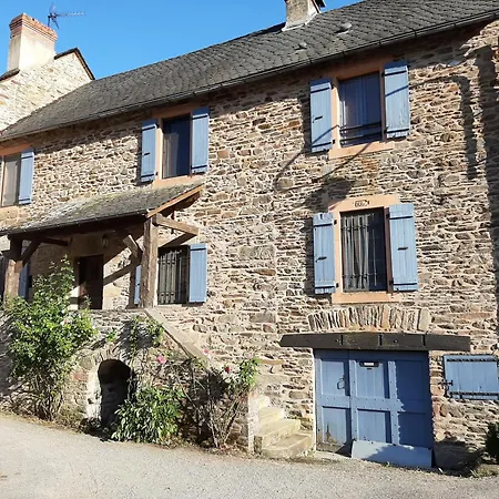 La Maison Aux Volets Bleus *