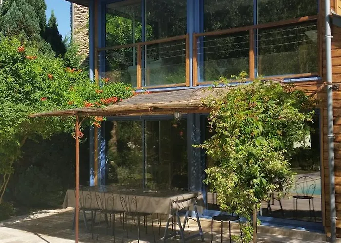 La Maison Aux Volets Bleus *